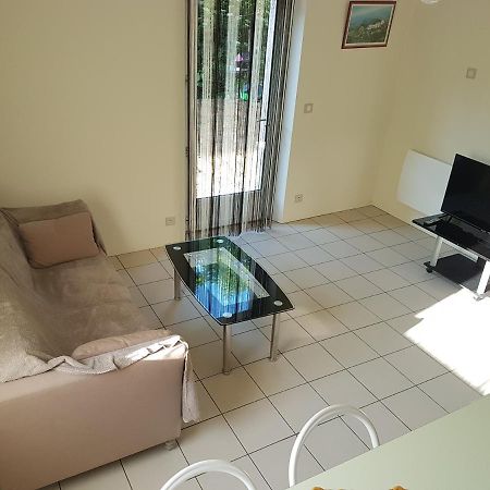 F2 En Rez De Jardin A Crest Apartment Exterior foto